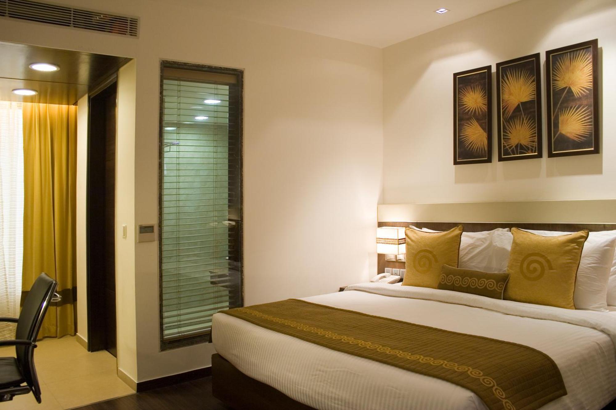 Hotel Shervani Nehru Place 4*