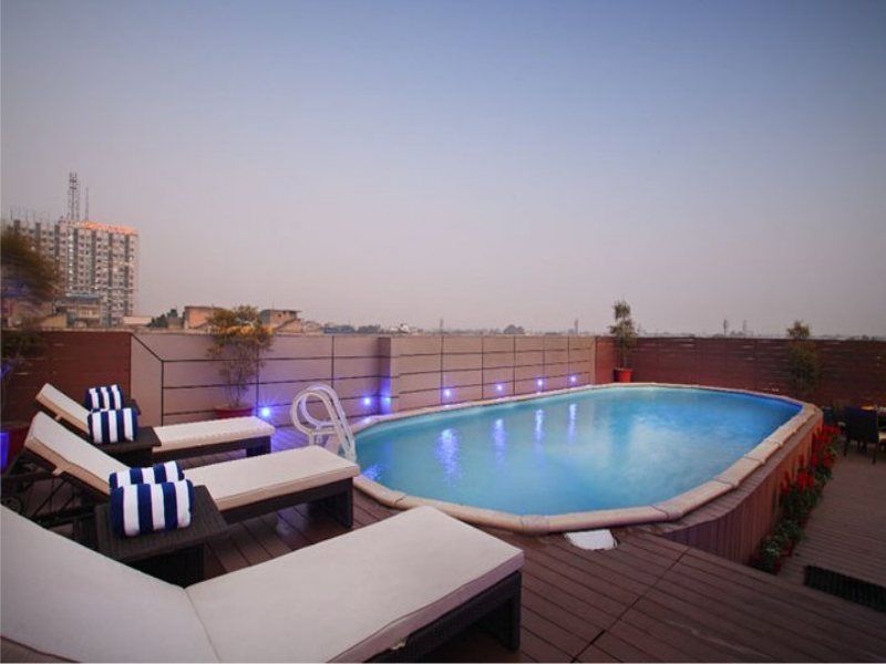 Hotel Shervani Nehru Place 4*