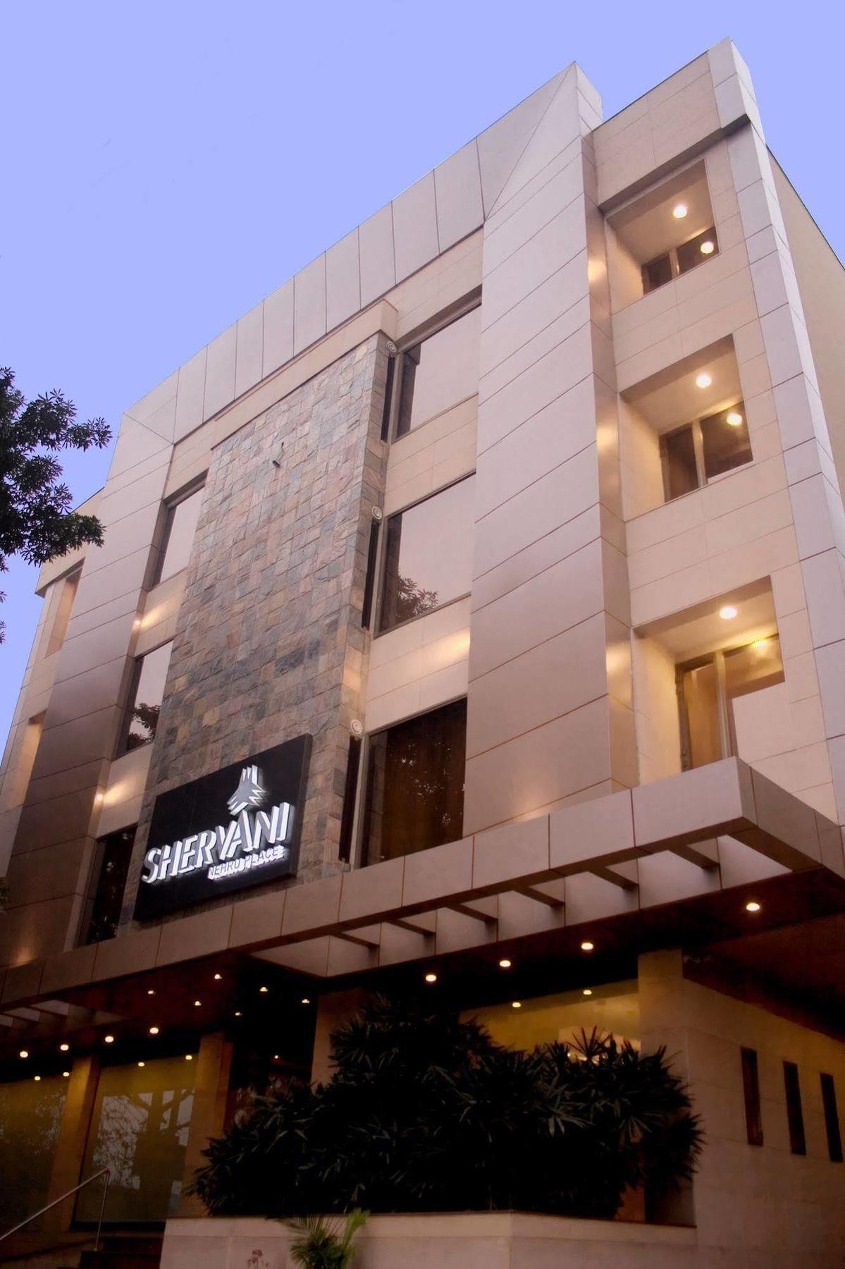 Hotel Shervani Nehru Place 4*